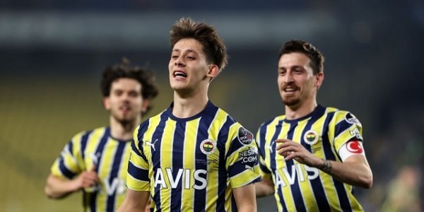 Demi Gabung ke Real Madrid,  Arda Guler Tolak Tawaran Barcelona