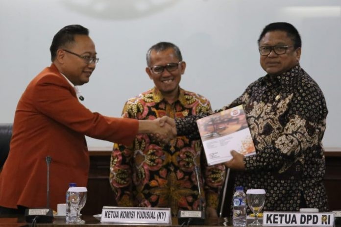 DPD RI dan KY Bahas Eksistensi Hukum Adat