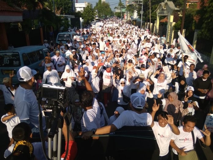 Ribuan Relawan Roemah Djoeang Prabowo-Sandi Putihkan Cirebon