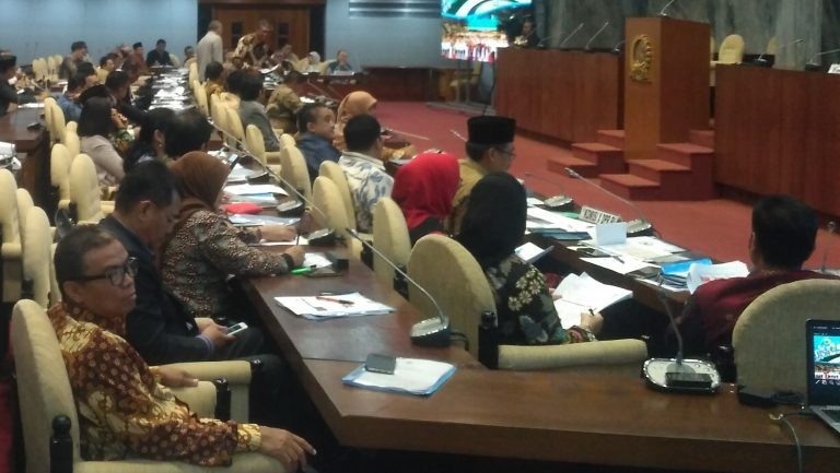 DPR-Pemerintah Sepakat Soal 438.580 Honorer K2 Tuntas Tahun Ini