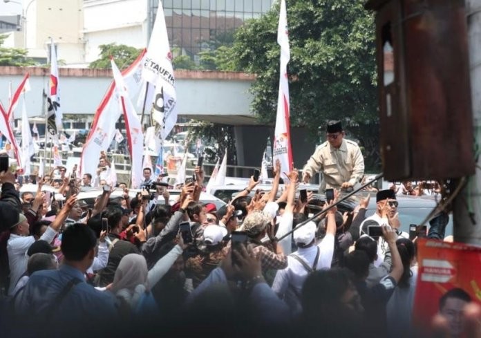 Di Bandung Prabowo Diteriakin Massa