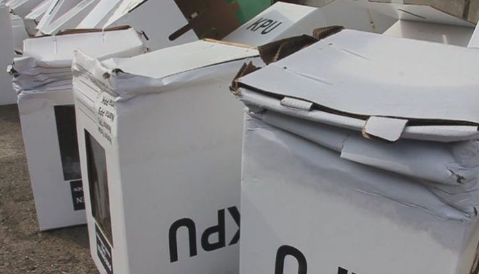 696 Kotak Suara Rusak Di Gudang KPU Cirebon