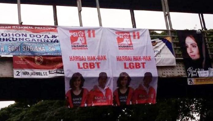 Beredar Spanduk PSI Bertuliskan “Hargai Hak-Hak LGBT”