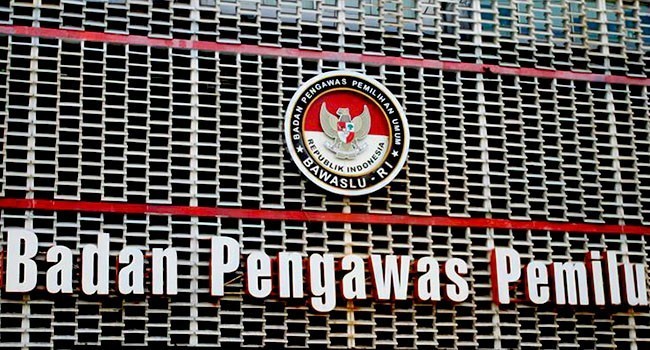 Selain Anies, Bawaslu Diminta Periksa Kepala Daerah yang Terang-terangan Dukung Jokowi