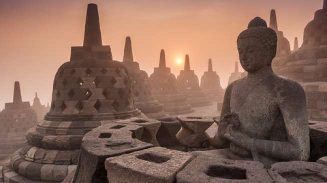 Tular Virus Kedamaian, Kelompok Klik Gelar Pameran Seni Rupa di Borobudur
