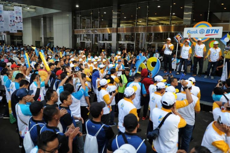 10.000 Peserta Ikuti Fun Walk Hut Ke 69 Bank BTN