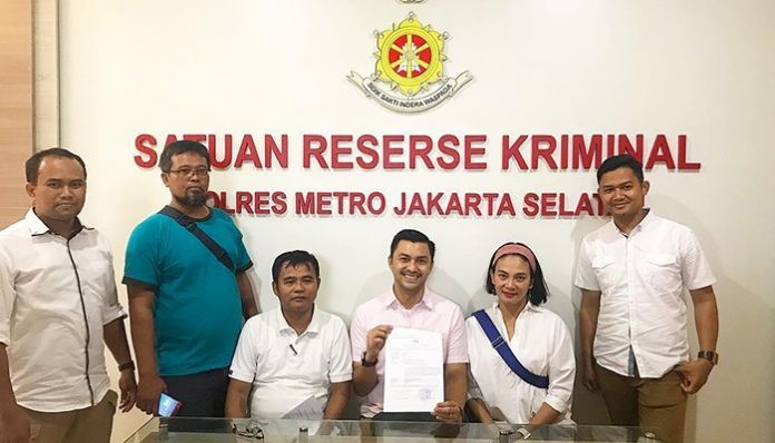 Anjasmara Lapor Polisi Gara-Gara Hidung Dian Nitami Dikatain Melar