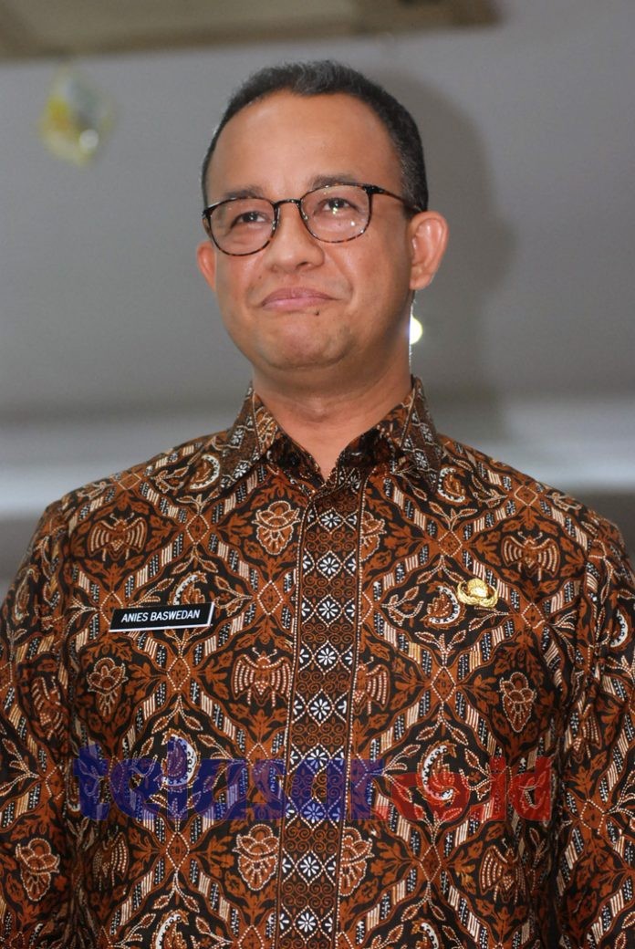 Anies Pastikan Akses Air Bersih Akan Didapatkan Warga DKI