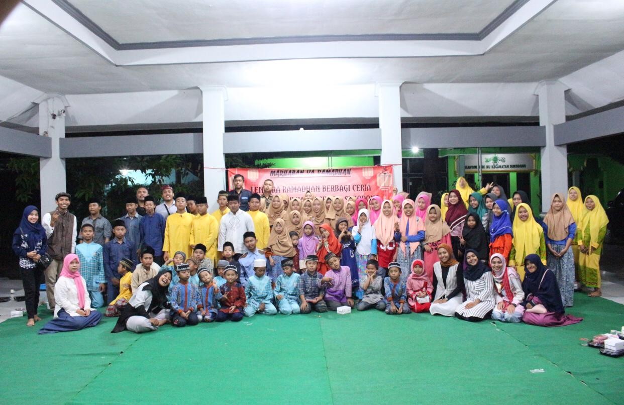 Lentera Sukodono Berbagi Ceria Bersama Anak Yatim