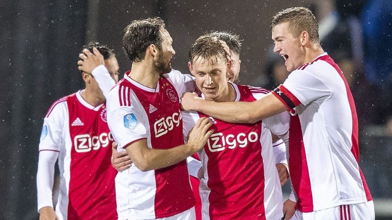 Minta Ampun, De Graafschap Ditekuk Ajax 8-0