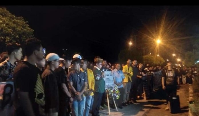 Mahasiswanya Tewas, Rektor UPR Turut Hadir Meramaikan Aksi Solidaritas Palangkaraya