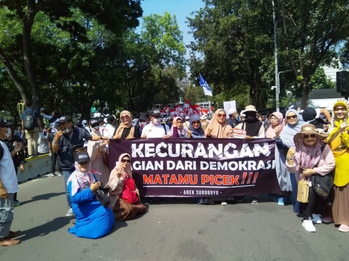 Aksi Kawal MK: Kecurangan Bagian dari Demokrasi, Matamu Picek!