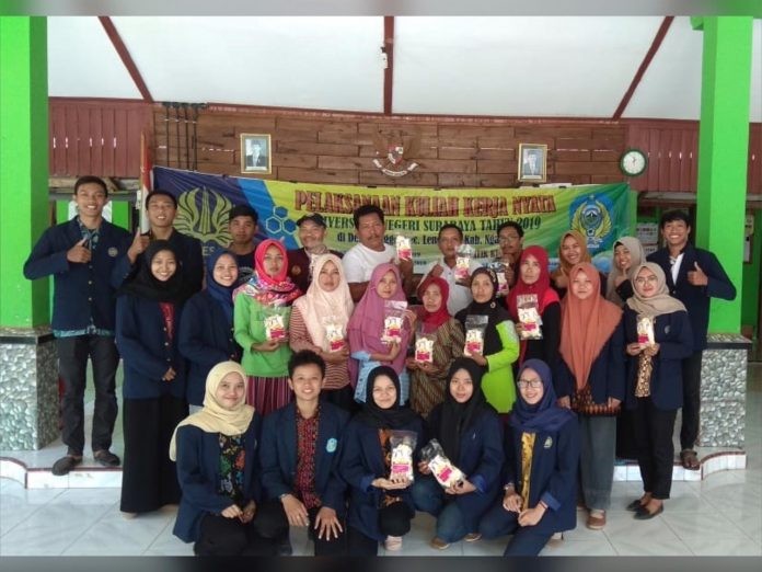 Warga Tak Maksimalkan Potensi Desa Pinggir, Ini Cara Mahasiswa Unesa Memanfaatkannya