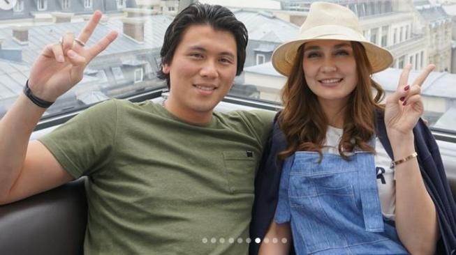 Posting Mengejutkan, Apakah Luna Maya dan Reino Putus?