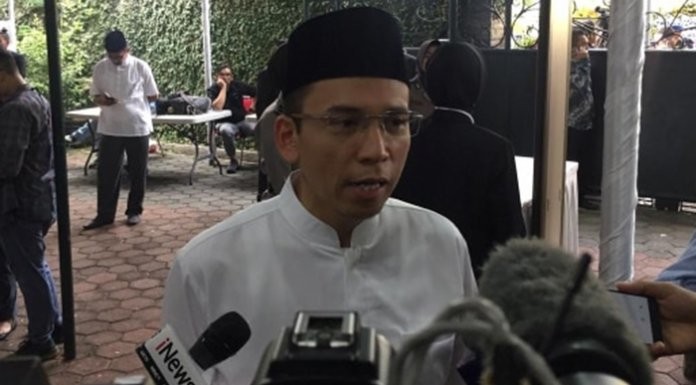 TGB Melayat Ke Cikeas