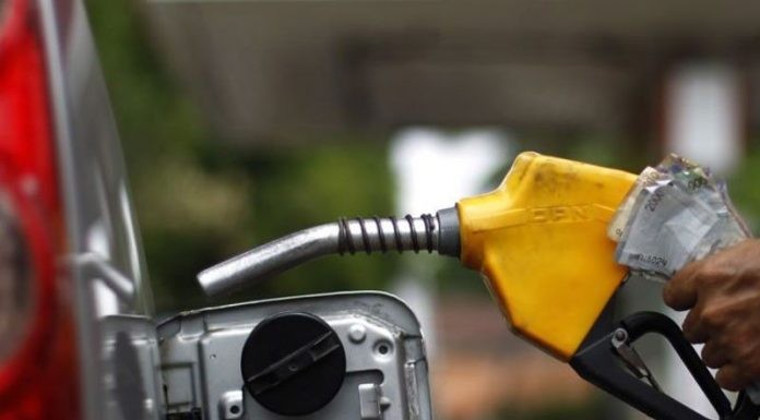 Tunggu Kesiapan Pertamina, Premium Akan Naik Jadi Rp 7.000 Per Liter