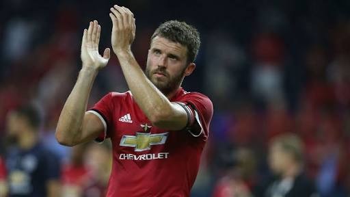 Carrick Gantung Sepatu, Fans Pun Sedih