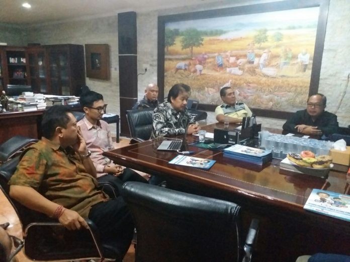 Survei Keluar, KRB Rapatkan Barisan