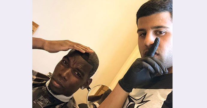 Pogba Panggil Tukang Cukur Langganannya Ke Rusia