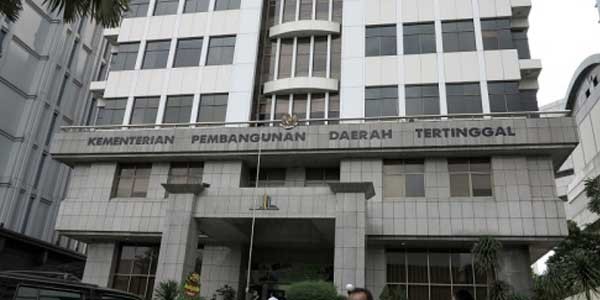 Agar Tak Ribet, Kemendagri Harus Serahkan Urusan Desa ke Kemendes
