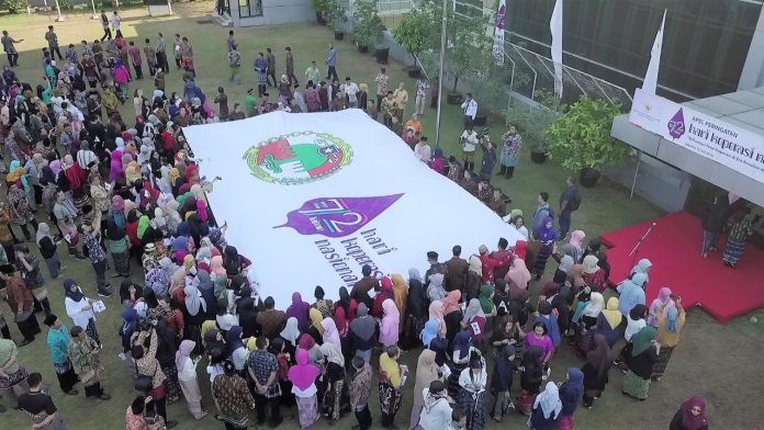 Selebrasi Baliho Besar Warnai Harkopnas di Kemenkop