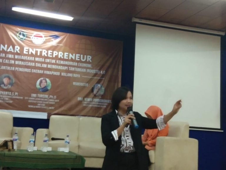 Umi Tursini : Miliki Jiwa Kreatif, Mampu Melahirkan Peluang Usaha