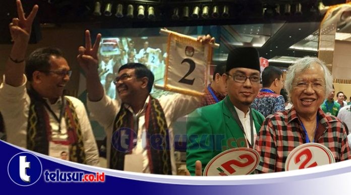 Didampingi Ketua Tim Pemenangan Pilkada PPP, Djarot : Salam Dua Jari..!!