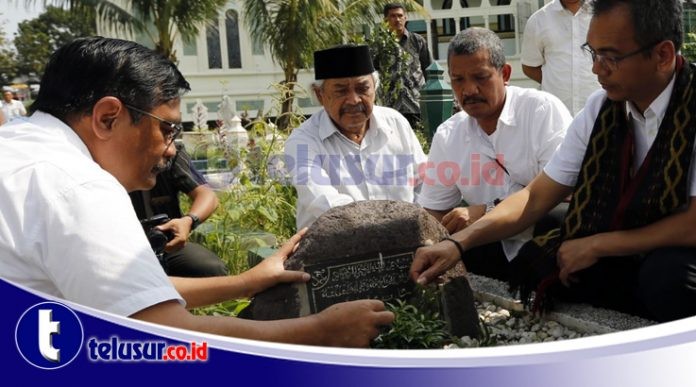 Hargai Pendahulu, Hari Pertama Kampanye DJOSS Ziarah ke Makam Mantan Gubsu