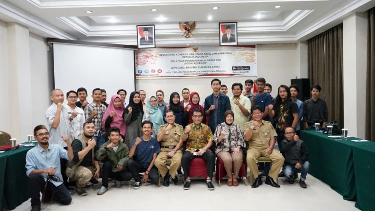 Pegiat Film Sumbar Ikut Pelatihan Perkoperasian