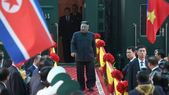 Tiba di Vietnam, Jon Un Disambut Hangat Warga Hanoi