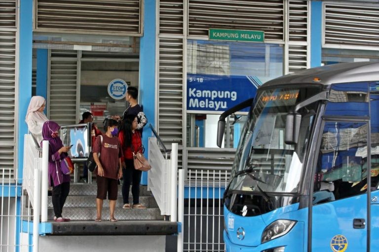 PT Transjakarta Cek Penyebab Bus Terbakar di Pasar Baru