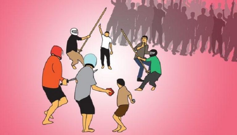 Tawuran Dua Kelompok Massa di Pasar Rumput, Halte TransJakarta Dirusak