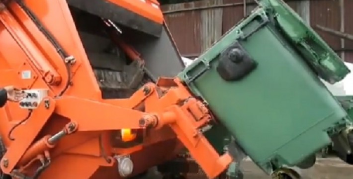 Sudin LH Jakpus Tempatkan 52 Tong Sampah Buatan Jerman di Kemayoran