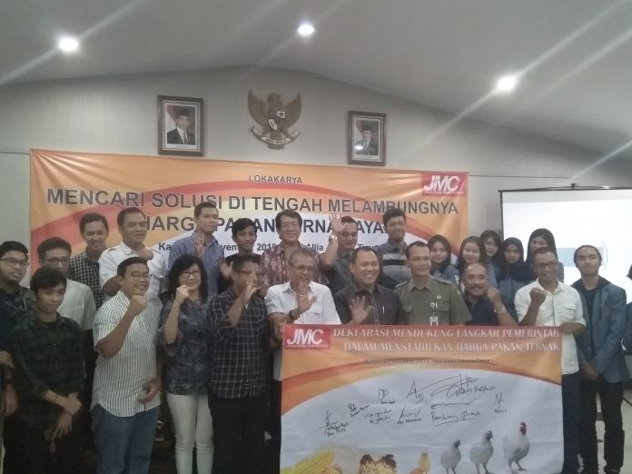 Atasi Persoalan Peternak Ayam Layer, Kementan Dorong BUMDes Beli Jagung dari Petani