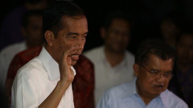 Meluncur Ke Rumah Sakit, Jokowi Temani Kahiyang Melahirkan