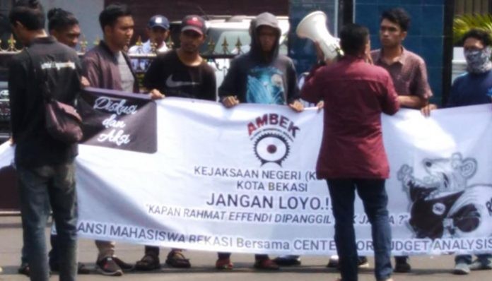 Abaikan Laporan Dugaan Korupsi, Kejari Kota Bekasi Digeruduk Massa