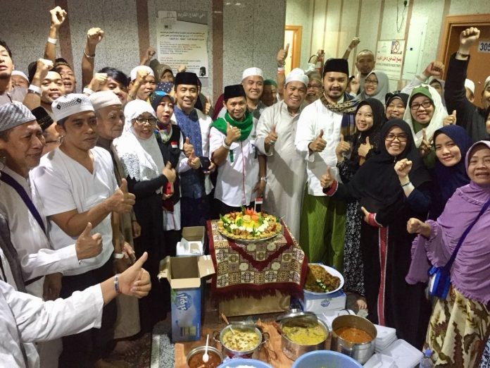 Jamaah Haji Mandiri Duren Sawit Mengadakan Tasyakuran Malam HUT RI Di Mekkah