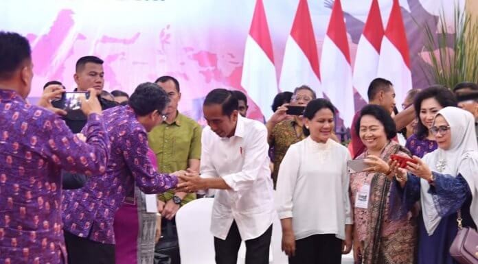 Jokowi: Hadapi Tantangan Bangsa dengan Optimisme