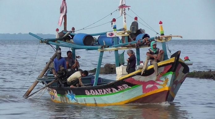 Ratusan Nelayan Berhenti Melaut Akibat Cuaca Ekstrem
