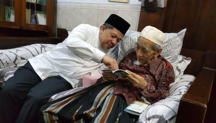 Fahri Hamzah: Pesan Terakhir Mbah Moen, "Jaga Agama Jaga Negara"