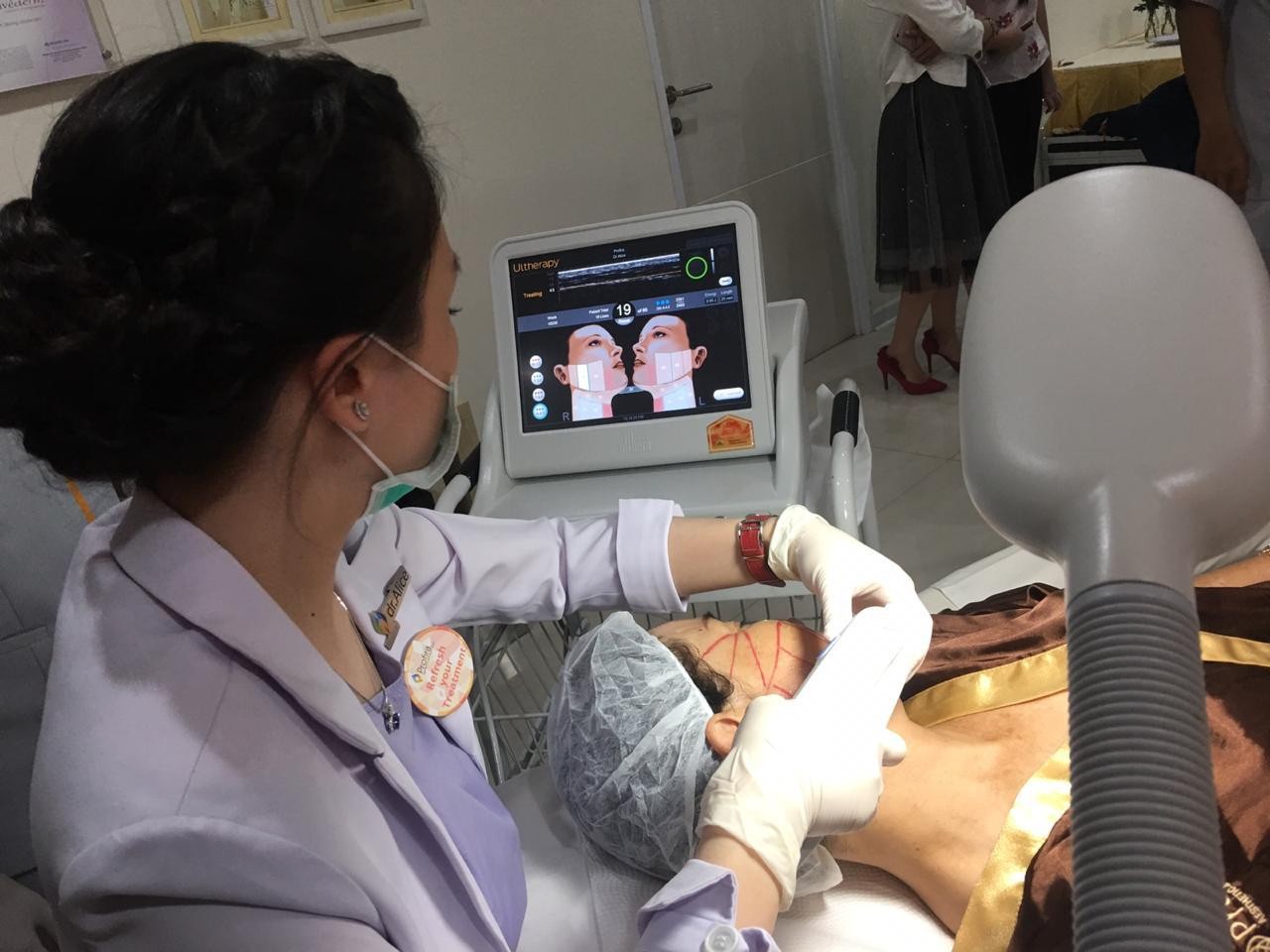 Profira Aesthetic & Anti Aging Clinic Gandeng Designer Ternama Keluarkan Karya Terbaru