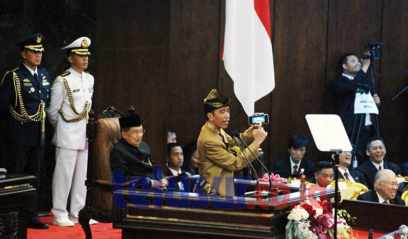 Eksekutif Tidak Perlu Studi Banding Ke Luar Negeri, Cukup Dari HP.