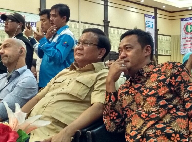 Obon Minta Bupati Bekasi Tolak Rekom DPP Golkar