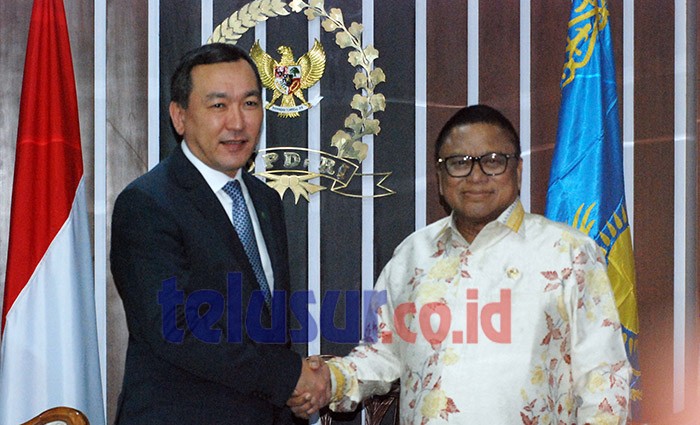 Oesman Sapta Terima Duta Besar  Kazakhstan