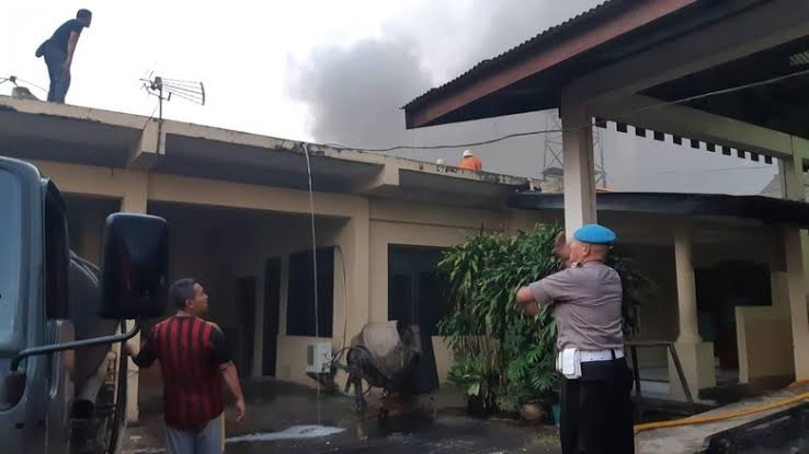 Ruang Penyimpanan Peluru Polda Metro Terbakar