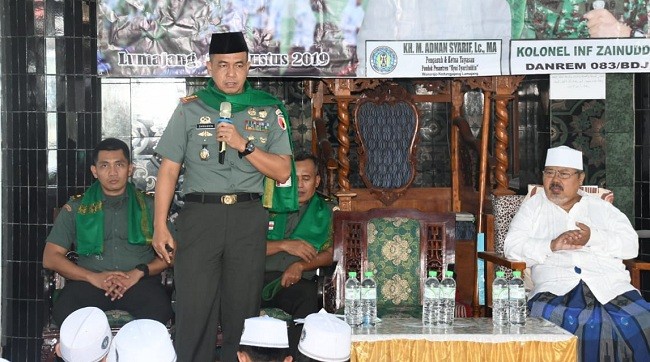 Danrem Zainuddin Bekali Para Santri Dengan Wawasan Kebangsaan