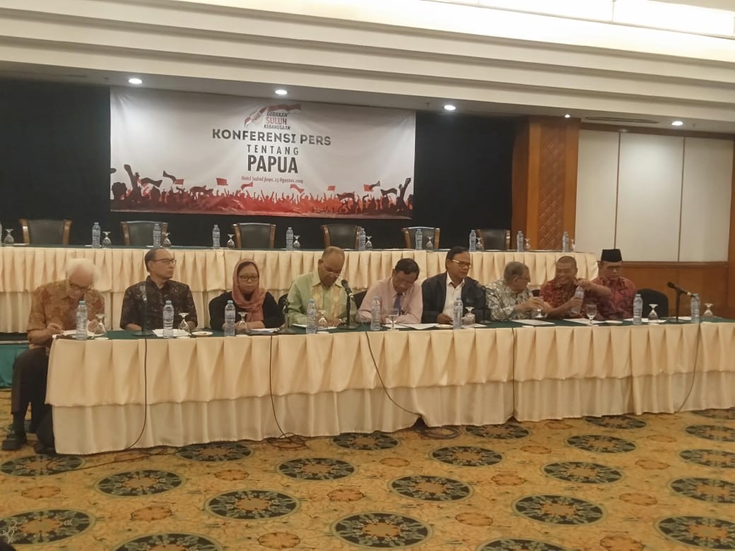 Soal Papua, Mahfud Minta Aparat Gunakan Pendekatan Dialog