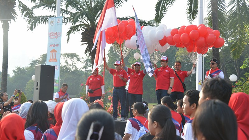 MPR Sosialisasikan Empat Pilar Lewat Jalan Sehat