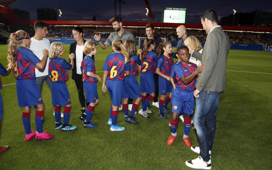 Messi dan Pique Hadiri Pembukaan Stadion Johan Cruyff