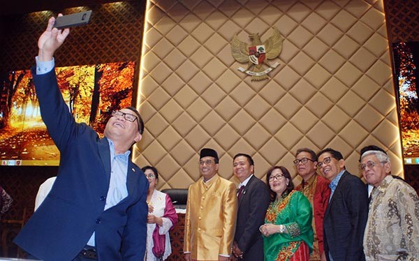 Foto Dulu Ah!!! Sebelum Rapat.